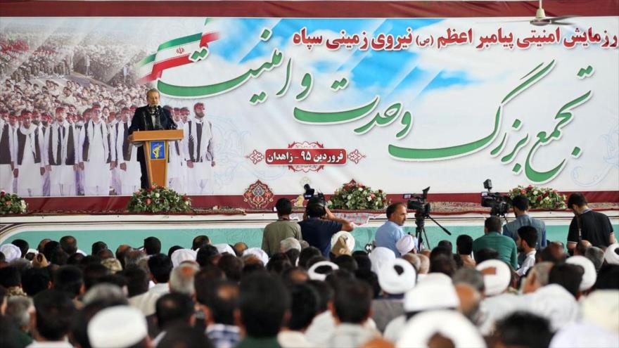 El presidente del Parlamento iraní, Ali Lariyani, ofrece un discurso en la Conferencia de la “Unidad y la Seguridad”, celebrada en Zahedán, capital de la provincia de Sistán y Baluchistán (sureste de Irán), 14 de abril de 2016.