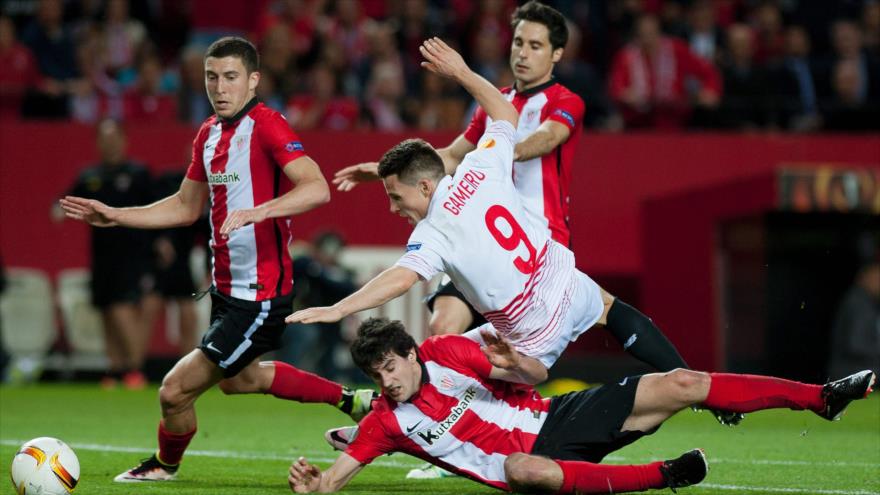 El partido entre el Sevilla y el Athletic celebrado en el estadio Ramón Sánchez Pizjuán en la ciudad española de Sevilla, 14 de abril de 2016.