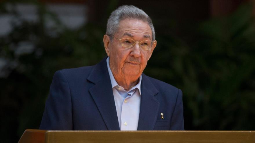 El presidente de Cuba, Raúl Castro, habla en la apertura del VII Congreso del Partido Comunista de Cuba, el 16 de abril de 2016.