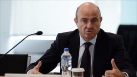 España admite que su economía pierde fuerza
