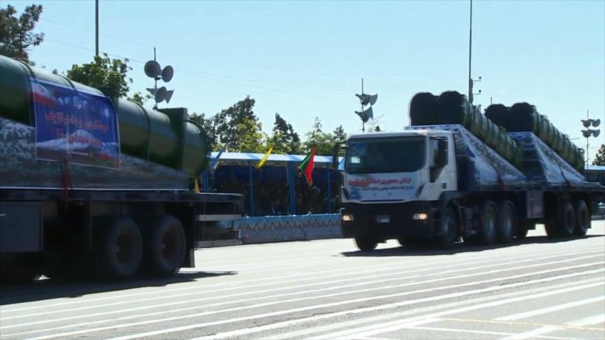 Irán presenta el sistema antimisiles S-300 en el Día Nacional del Ejército‎