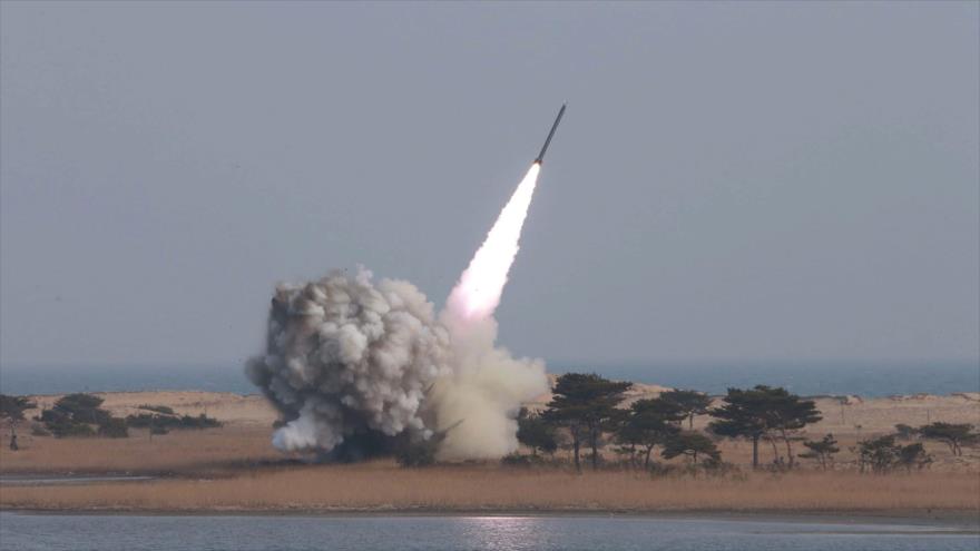 Un misil balístico disparado por Corea del Norte.