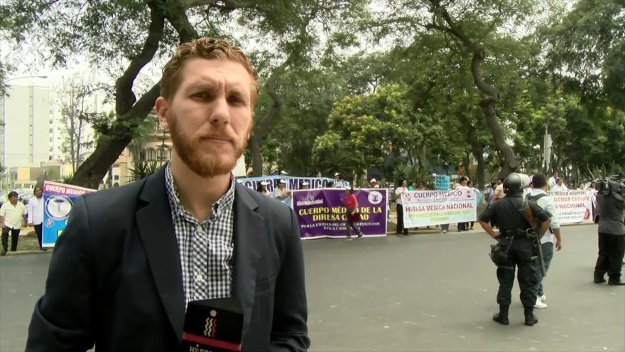Médicos en Perú inician huelga de 48 horas