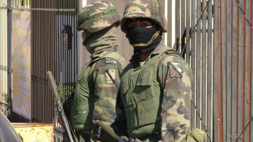 Militares mexicanos.