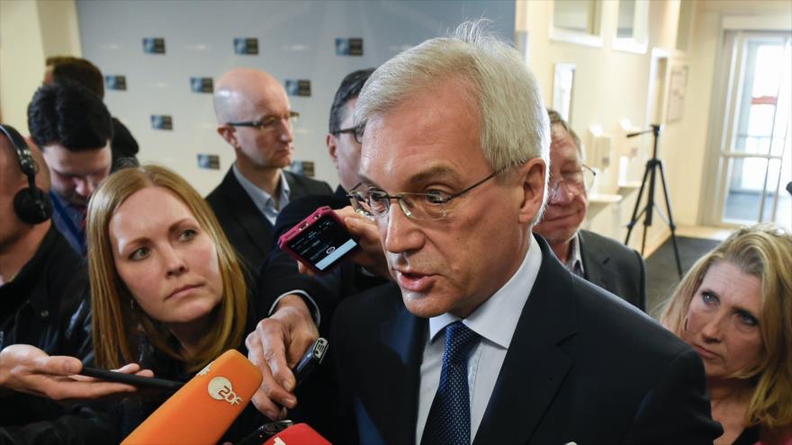 El representante permanente de Rusia ante la Organización del Tratado del Atlántico Norte (OTAN), Alexander Grushko, se dirige a los periodistas tras su reunión con los dirigentes de la Alianza Atlántica en Bruselas, capital belga, 20 de abril de 2016.