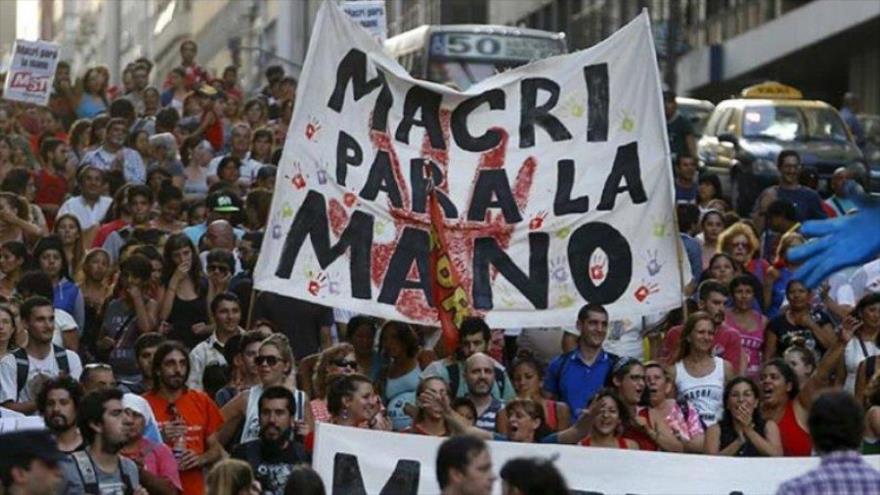 Una protesta en Buenos Aires (Argentina) contra los despidos masivos .