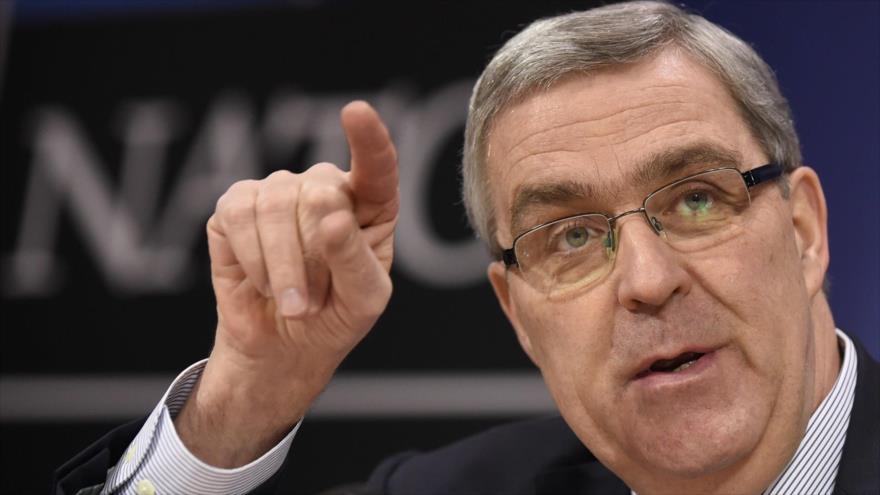 El representante estadounidense ante la la Organización del Tratado del Atlántico Norte (OTAN), Douglas Lute.