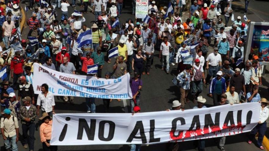 Una marcha de campesinos contra construcción de canal en Nicaragua.
