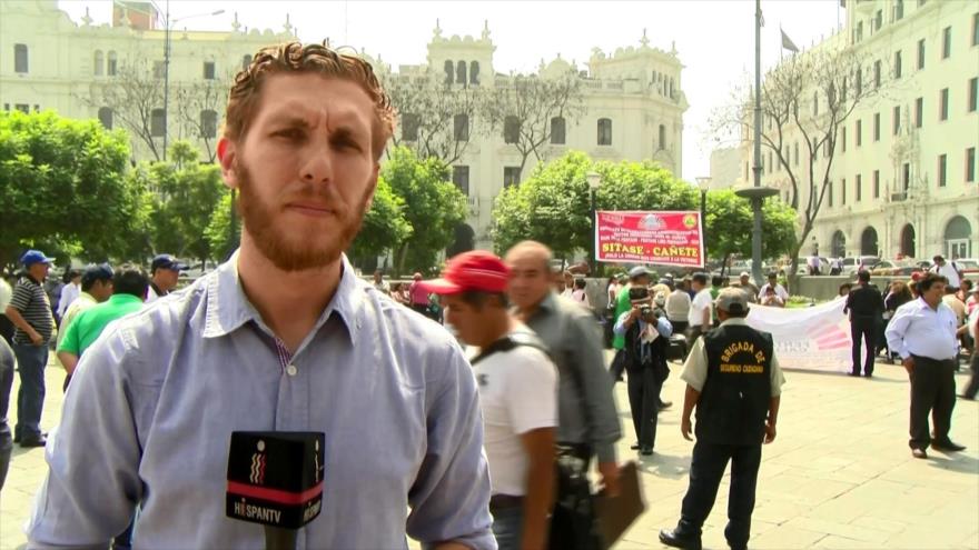 Trabajadores de sector educación inician huelga de 48 horas en Perú