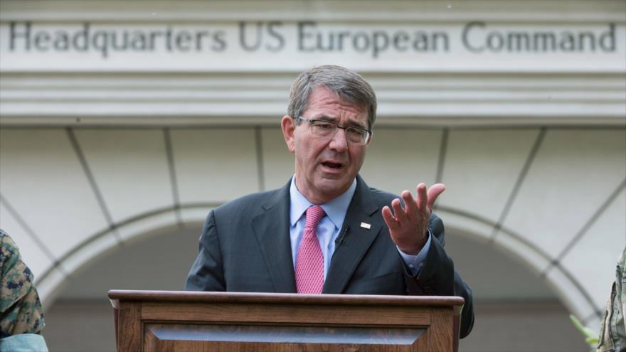 El secretario de Defensa de EE.UU., Ashton Carter, da un discurso durante su visita a Stuttgart, en el sur de Alemania, 3 de mayo de 2016.