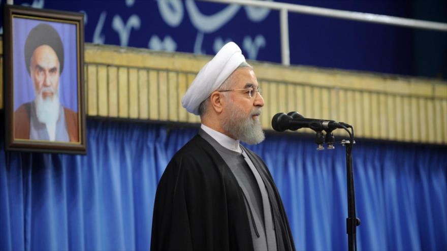 El presidente de Irán, Hasan Rohani, durante su discurso con ocasión de la Fiesta de Mabaas (designación del Profeta del Islam, el Hazrat Mohamad (la paz sea con él), como el último profeta divino), en Teherán, capital, 5 de mayo de 2016.