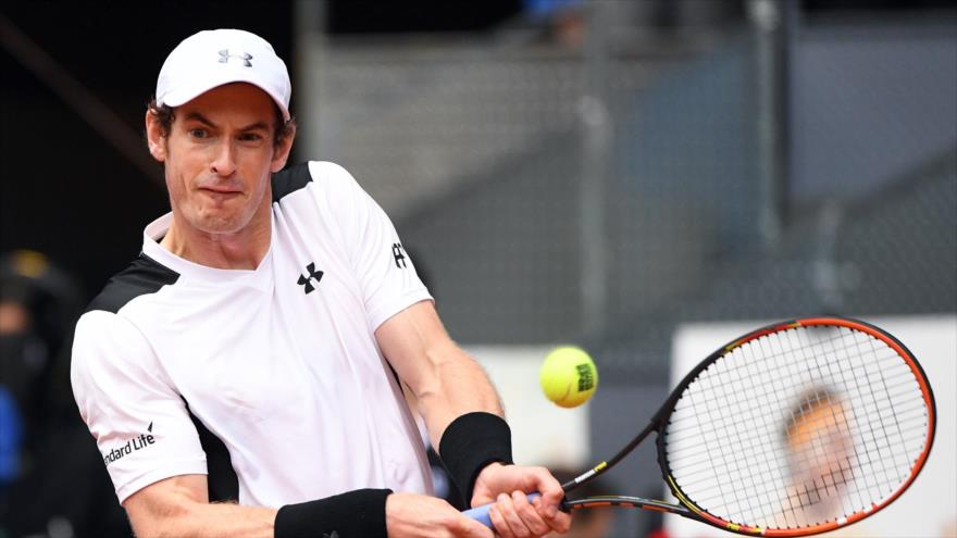 El tenista escocés Andy Murray durante el partido de la semifinal del Másters 1000 de Madrid contra el español Rafael Nadal, 7 de mayo de 2016.