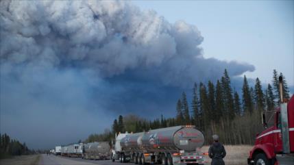 Precio de petróleo sube por el devastador incendio en Canadá