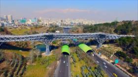 Irán - 1. Colegio Hakim Nezami 2. Embellecimiento de la ciudad de Teherán 3. Rally con autos de lujo 