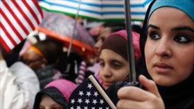 Arrancar el velo a las mujeres musulmanas, ¿esto es EEUU?