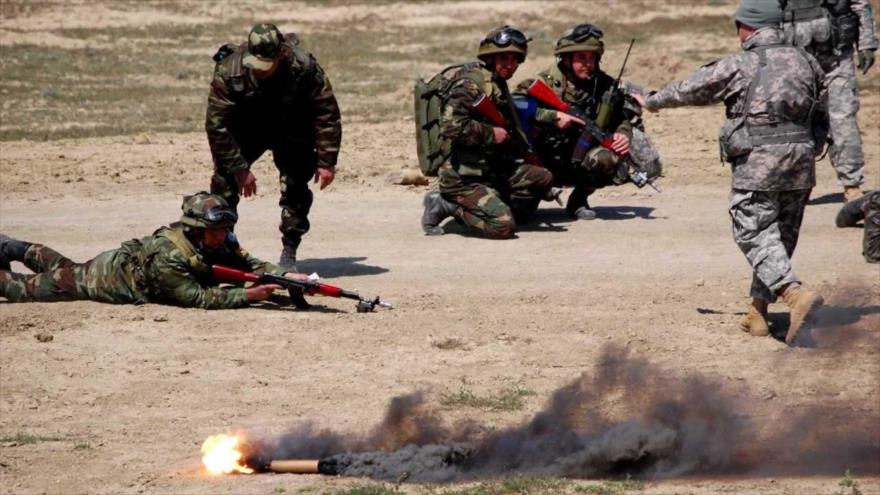 Fuerzas azerbaiyanas durante unos ejercicios militares.