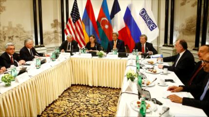 Armenia y Azerbaiyán discuten sobre conflicto de Karabaj