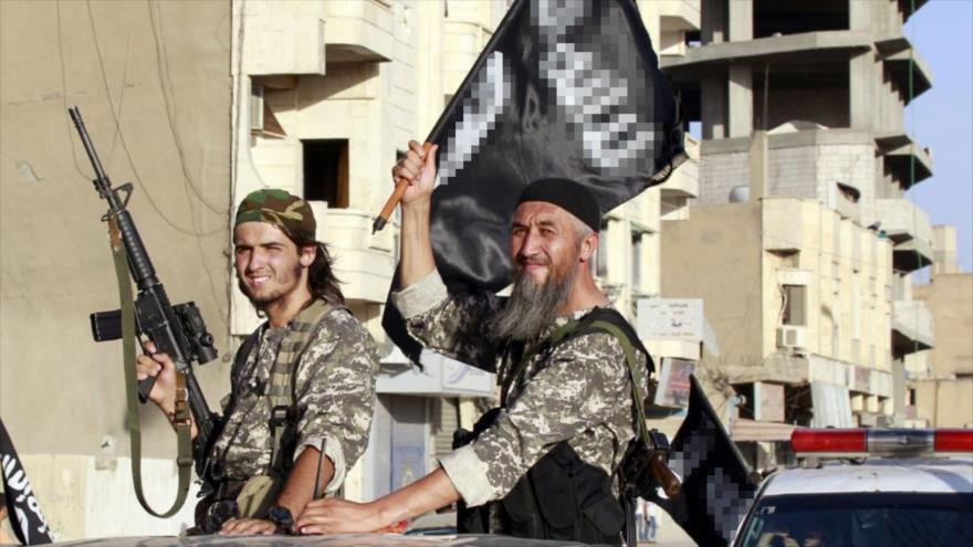 Terroristas de Daesh en la ciudad de Al-Raqa, en Siria.