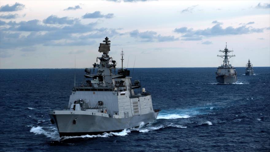 El buque de guerra furtivo de la Armada india, INS Satpura (F48).