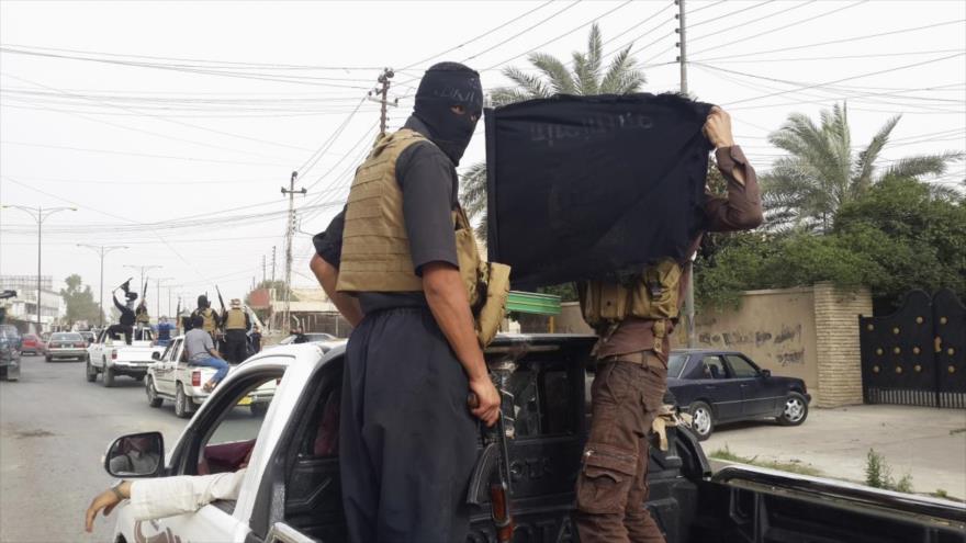 Miembros del grupo terrorista EIIL en la ciudad iraquí de Mosul.