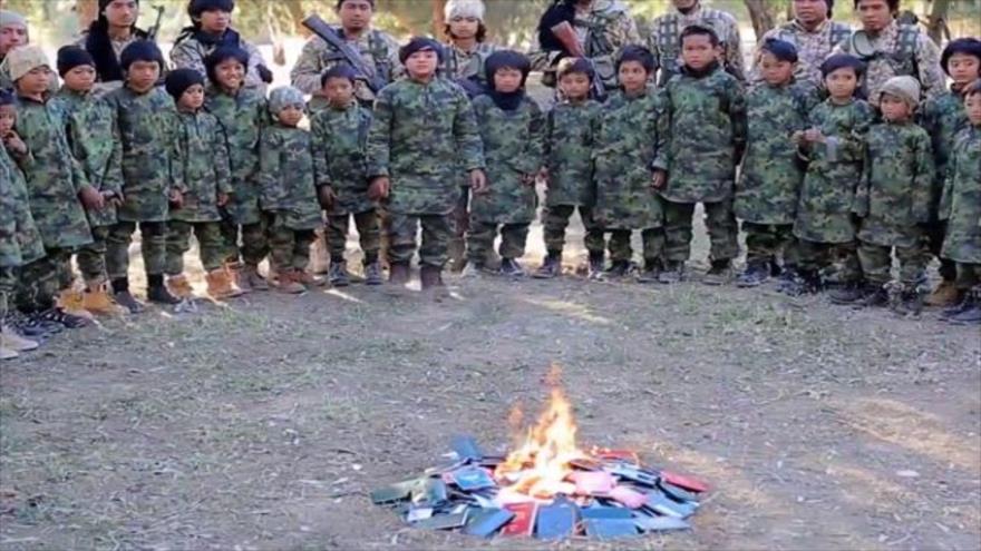 El grupo terrorista EIIL (Daesh, en árabe) quema los visados de los niños que ha reclutado para que no puedan regresar a sus países de origen.