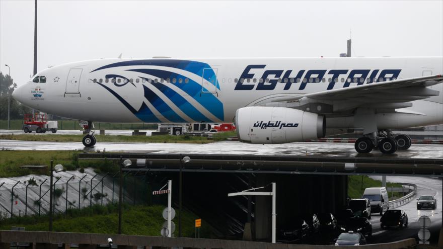 Un avión de pasajeros A320 de la compañía aérea egipcia EgyptAir.