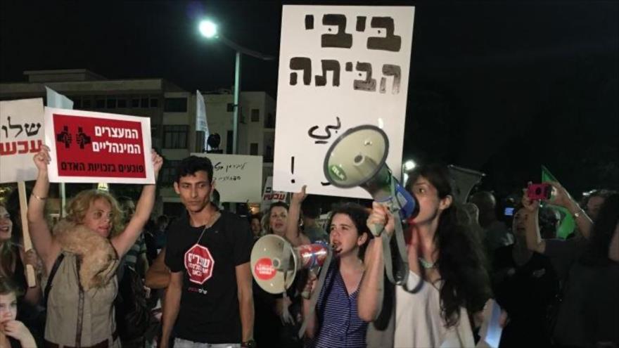 Israelíes protestan en Tel Aviv contra el nombramiento de Avigdor Lieberman como ministro de asuntos militares, 21 de mayo de 2016.