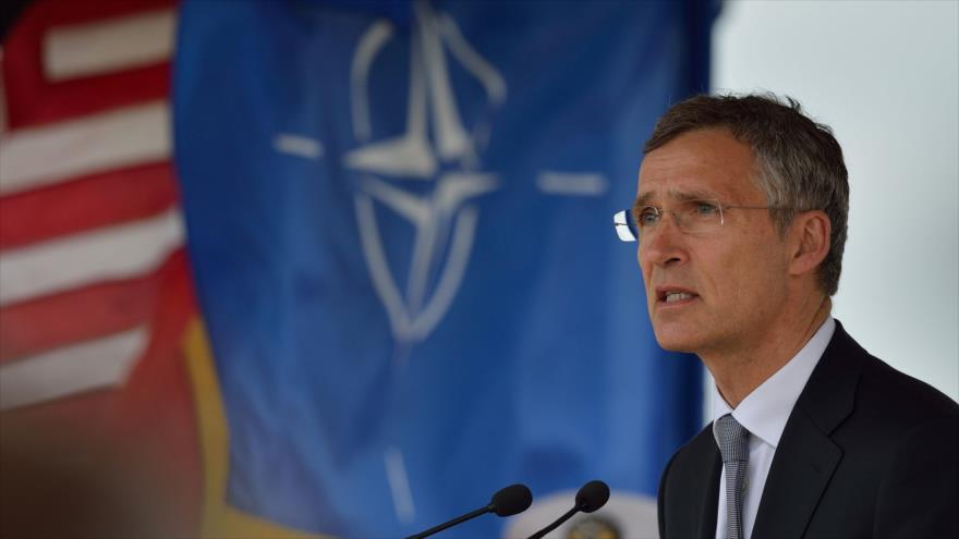 El secretario general de la Organización del Tratado del Atlántico Norte (OTAN), Jens Stoltenberg, pronuncia un discurso durante la ceremonia de inauguración de un puesto estadounidense de defensa antimisiles Aegis Ashore en la base de Deveselu, Rumania, 12 de mayo de 2016.