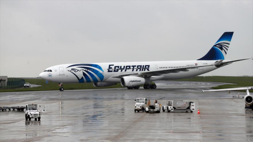 Un avión de pasajeros A320 de la compañía aérea egipcia EgyptAir. 