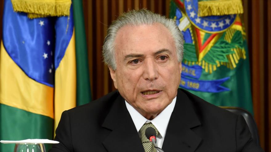 El presidente interino de Brasil, Michel Temer, ante el Congreso, afirma que Dios le impuso la misión de "salvar a Brasil", 24 de mayo de 2016.