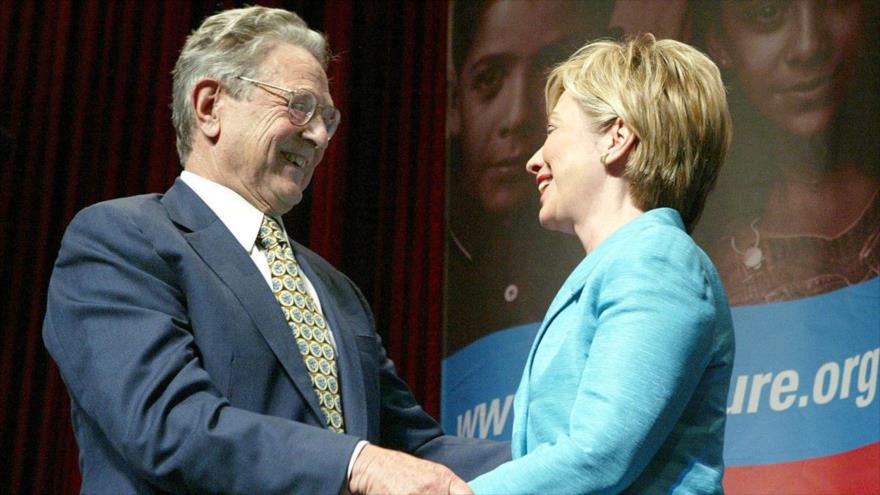 El multimillonario estadounidense George Soros y la precandidata demócrata a la Presidencia de EE.UU., Hillary Clinton.