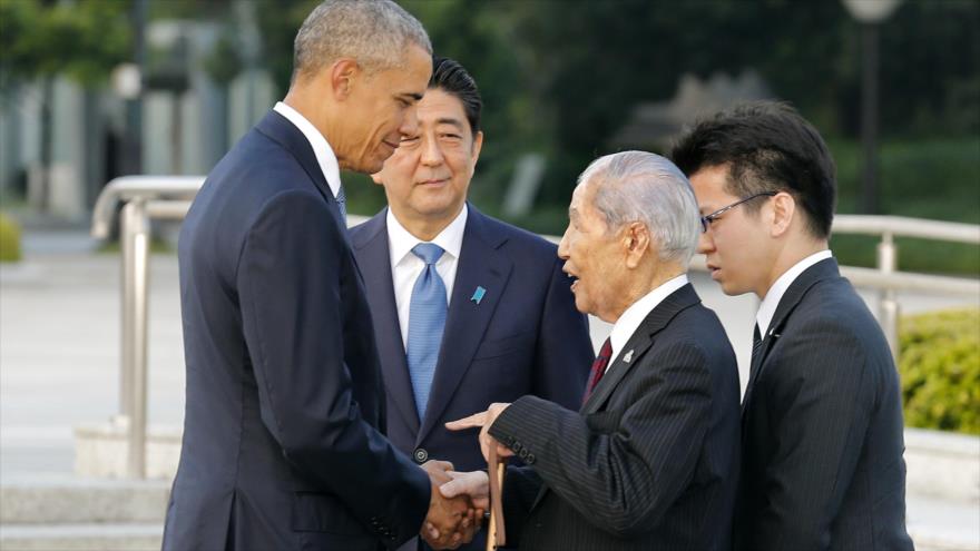 Obama abraza a sobreviviente de Hiroshima pero no se disculpa