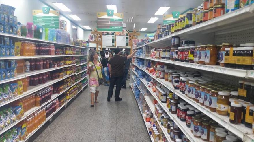 Un español residente en Venezuela publica unas fotos para demostrar que aquí hay de todo y que la clase alta vive con estandares de vida superiores a los europeos.