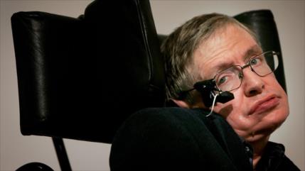 Stephen Hawking: "No puedo" entender popularidad de Trump