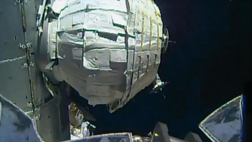 Una imagen capturada el 28 de mayo de 2016 de un vídeo en la NASA muestra un hábitat espacial hinchable, conocido como el Bigelow Expandable Activity Module (BEAM), en la Estación Espacial Internacional (ISS).