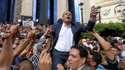 Egipto amordaza a la prensa acosando a los periodistas