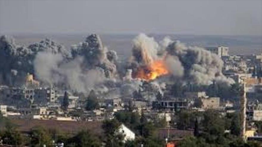 Un ataque aéreo al noreste de Alepo, en la región de Manbij, llevado a cabo por la coalición internacional que lucha contra el EIIL en Siria.