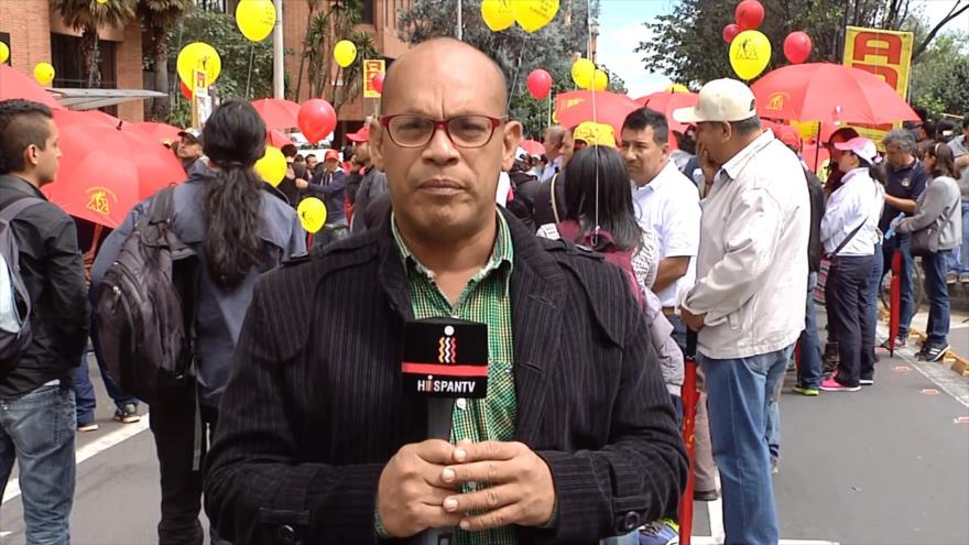 Los docentes colombianos realizan un paro de 24 horas