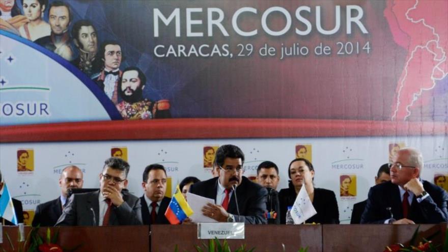 La delegación venezolana liderada por el presidente Nicolás Maduro en la Cumbre del Mercosur en Caracas en 2014.
