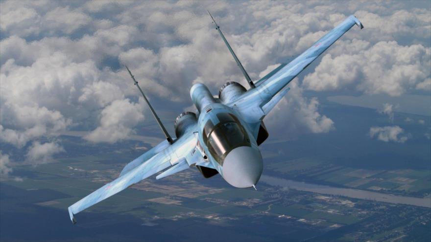 Video: Un avión ruso bombardea una refinería petrolera de Daesh en Siria