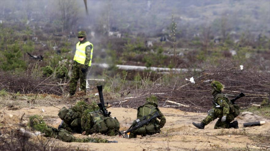 Soldados de la OTAN participan en los ejercicios militares Hedjehog en Estonia, 12 de mayo de 2015.