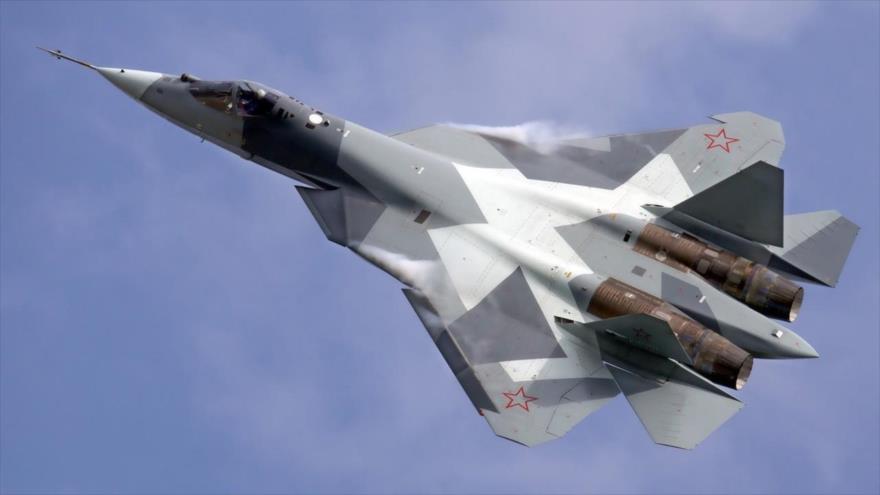 El cazabombardero ruso Sujoi PAK FA (T-50).