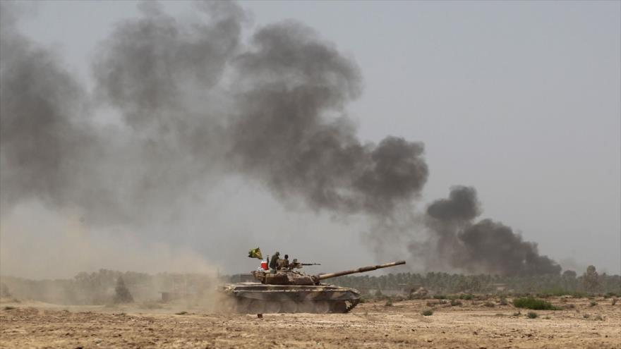 El Ejército iraquí avanza hacia el centro de la ciudad de Saqlawiyah, al noroeste de Faluya (centro), durante las operaciones para expulsar a los terroristas de Daesh, 4 de junio de 2016.