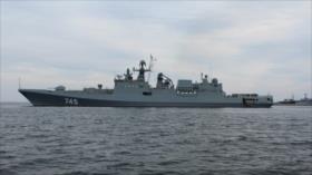 Buques de la OTAN siguen a una fragata rusa en el mar Negro