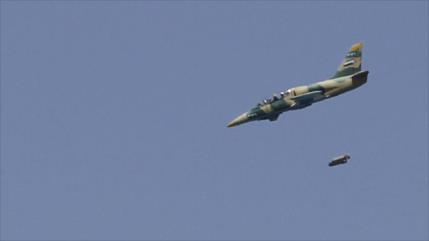 La Fuerza Aérea siria destruye un gran convoy de EIIL cerca de su ‘capital’ Al-Raqa