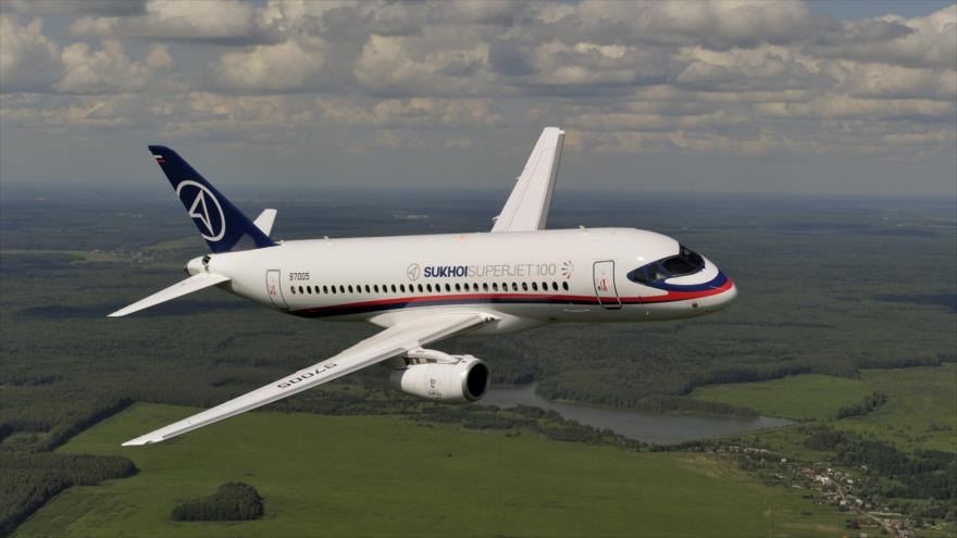 Avión comercial Sujoi Superjet 100 (SSJ-100), de fabricación rusa. 