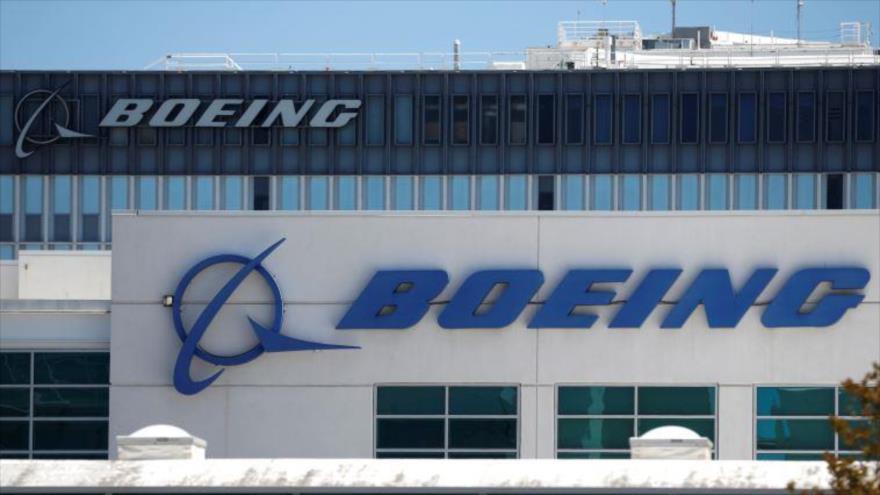 Fachada de la Compañía Multinacional estadounidense Boeing.