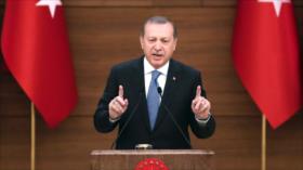 Erdogan da pasos militares con la construcción de un portaaviones 