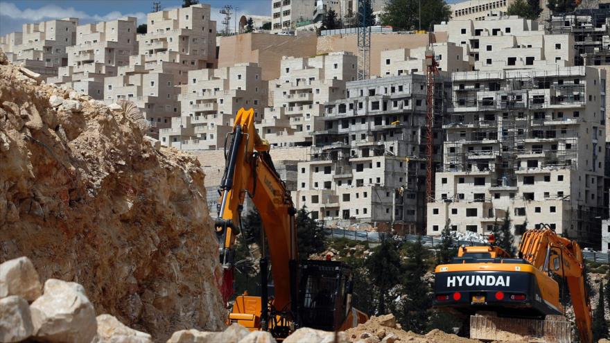 Asentamientos ilegales israelíes en Neve Yaakov, norte de Al-Quds (Jerusalén). 