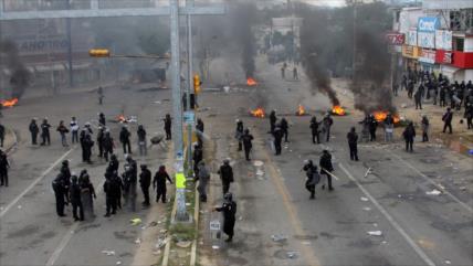 Comité mexicano vigila conducta policial ante docentes indignados